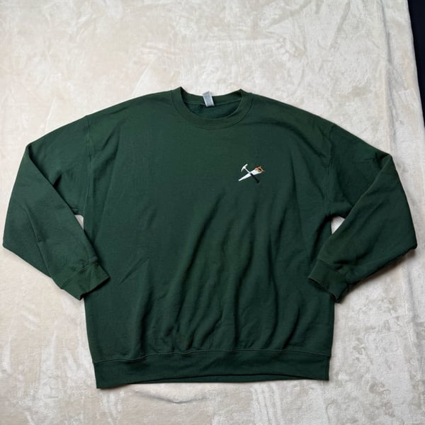Gildan Heavy Blend Crewneck Size XL Green Hammer Saw Embroidered