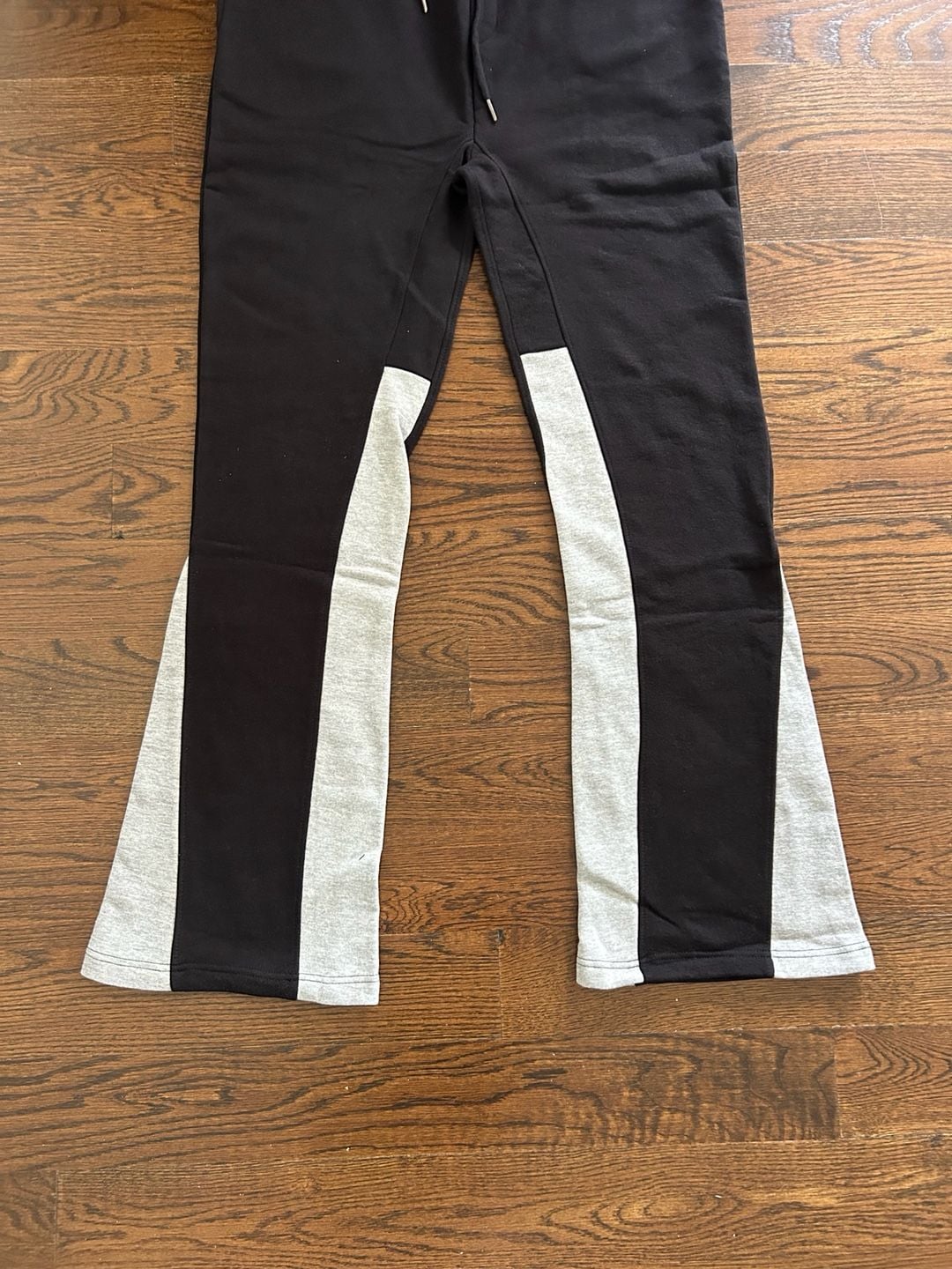 Hustle N Stack Colorblocked Flare Sweatpants Black Gray NWT 4