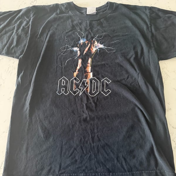 AC/DC Rockware T-Shirt Size L Black Hand of Lightning 2004 Graphic Tee