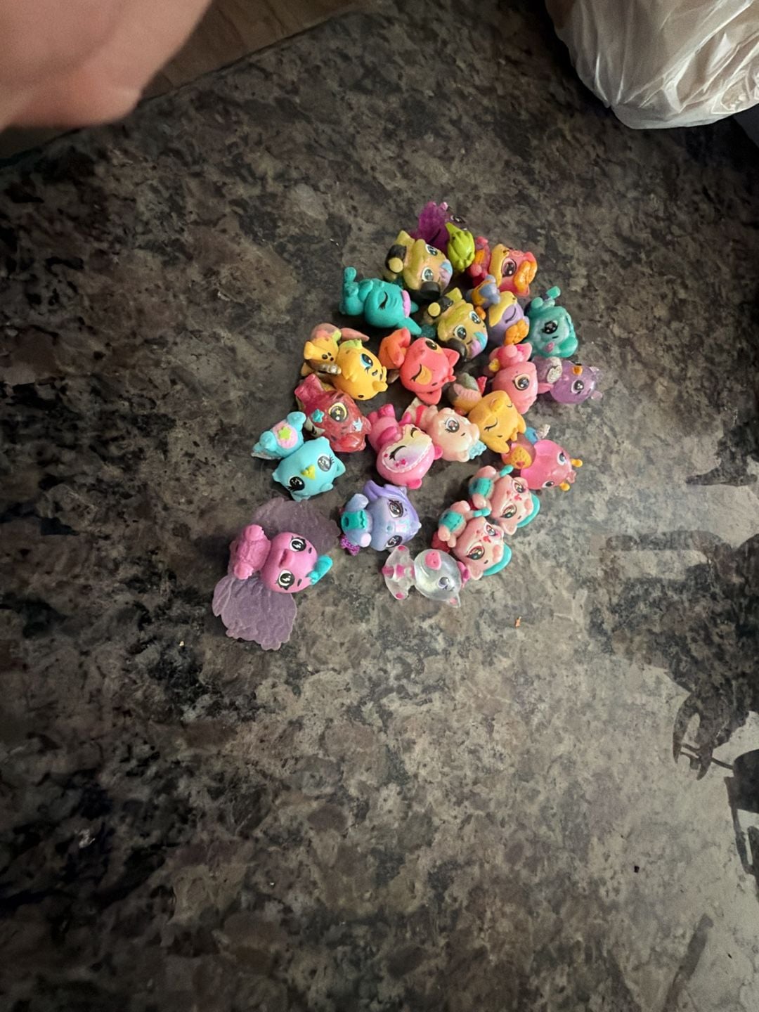 Hatchimals CollEGGtibles Mini Figures Lot of 22 Assorted Mystery Toys 3