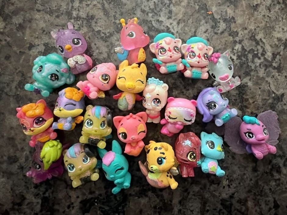 Hatchimals CollEGGtibles Mini Figures Lot of 22 Assorted Mystery Toys 1