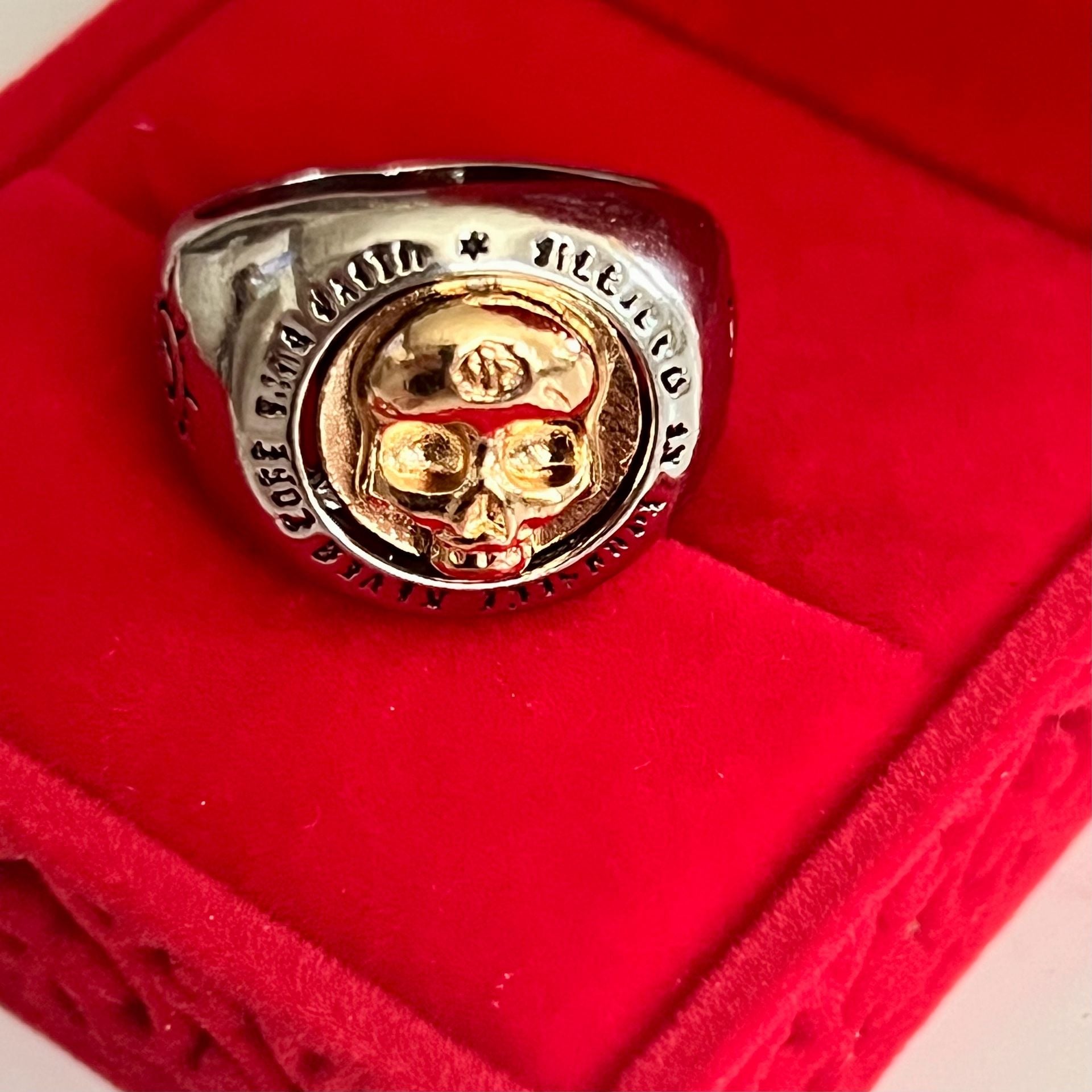 Gothic Bicolor Gold Skull Signet Ring Size 9 4