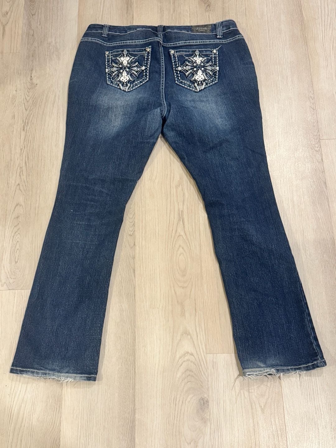 Zco Jeans Embroidered Cross Rhinestone Bootcut Denim Size 30 8