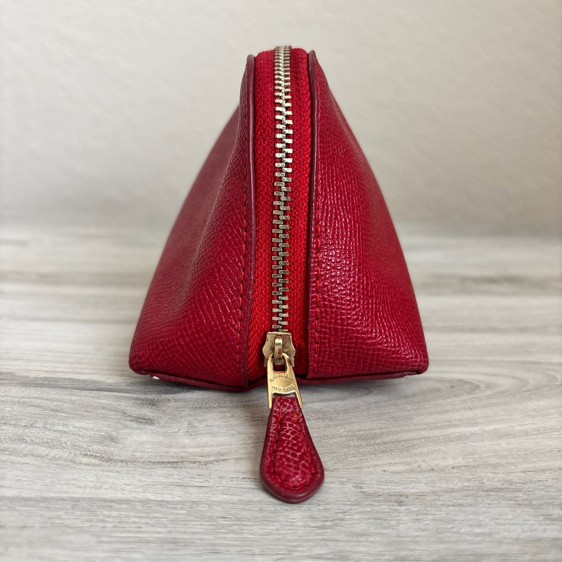 Coach Red Dome Crossgrain Leather Cosmetic Case Makeup Bag Zip Pouch 5