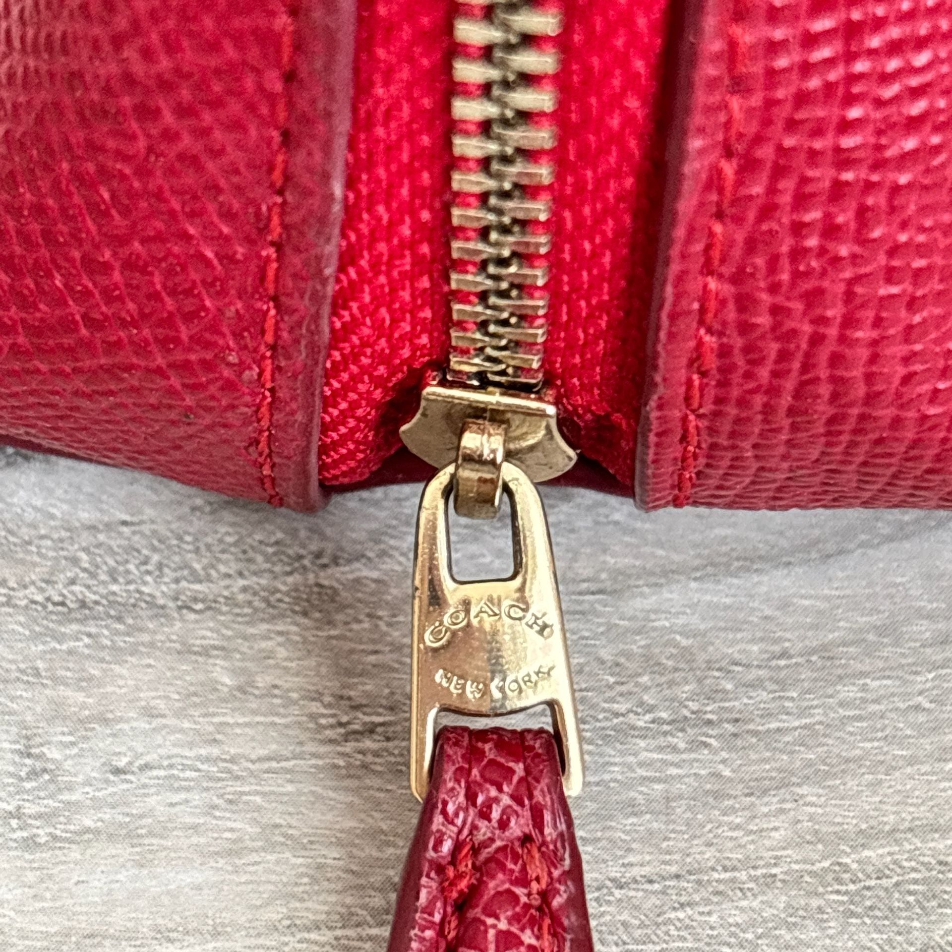 Coach Red Dome Crossgrain Leather Cosmetic Case Makeup Bag Zip Pouch 6