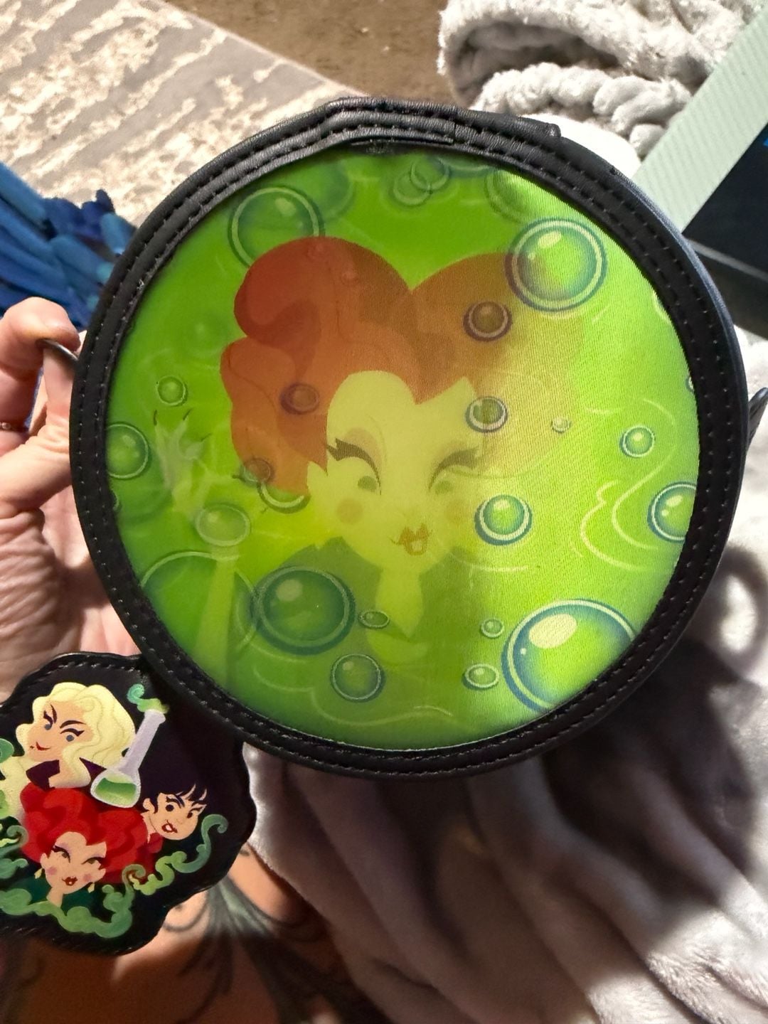 Loungefly Disney Hocus Pocus Winifred Cauldron Bag 2