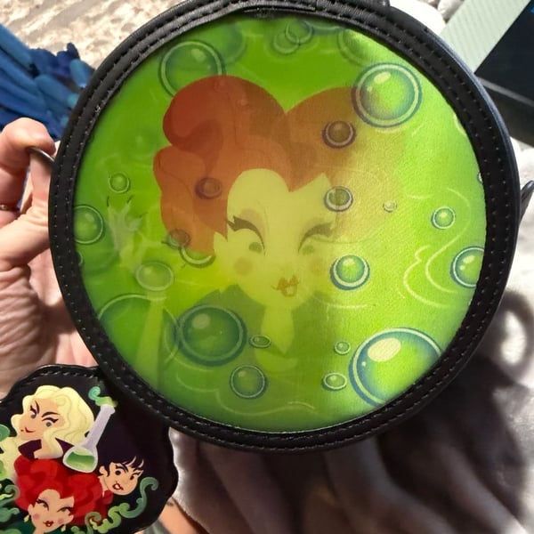Loungefly Disney Hocus Pocus Winifred Cauldron Bag