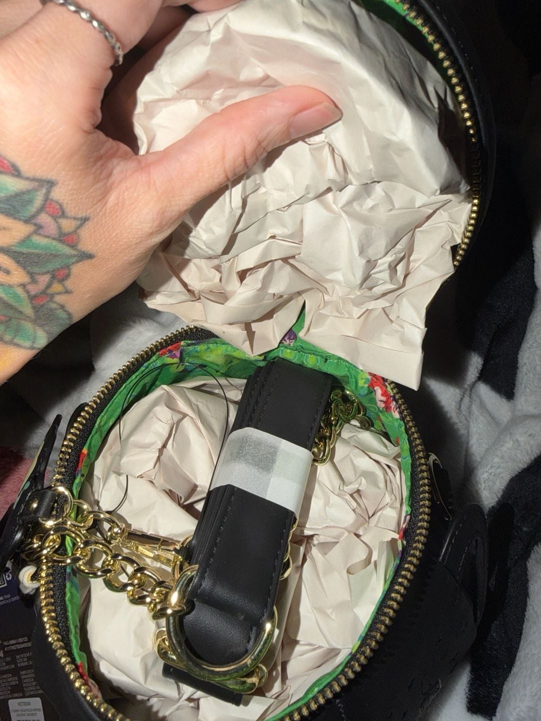 Loungefly Disney Hocus Pocus Winifred Cauldron Bag 6