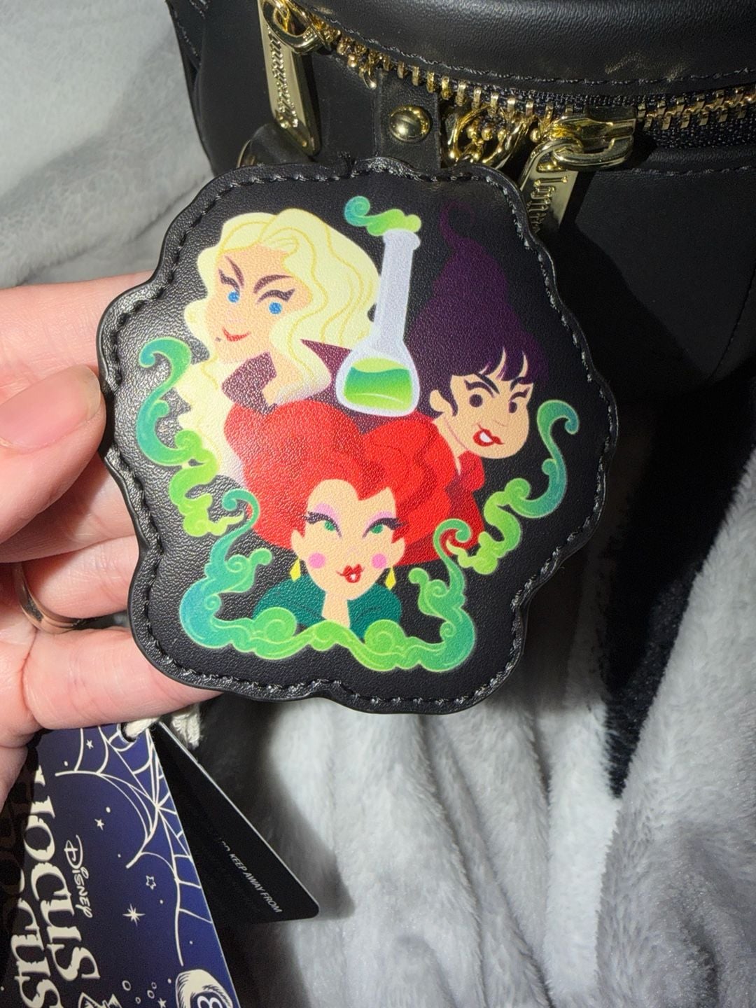 Loungefly Disney Hocus Pocus Winifred Cauldron Bag 8