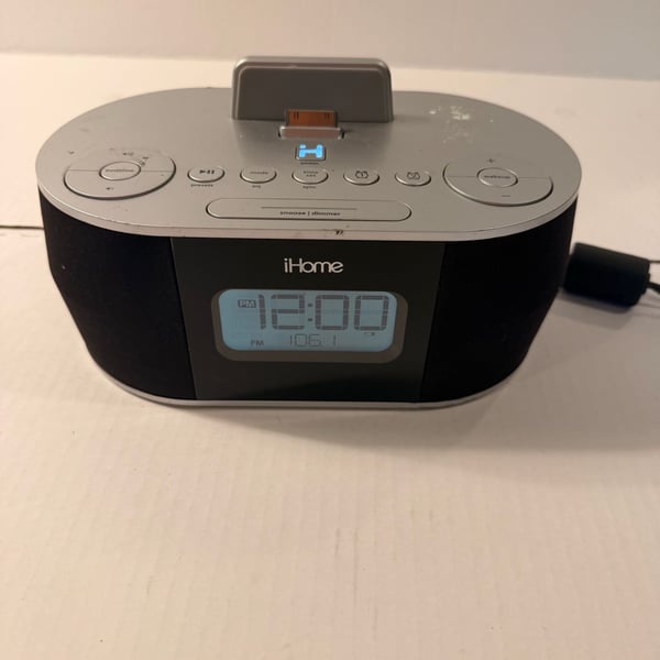 IHome iD38 Dual Alarm Clock Radio Speaker