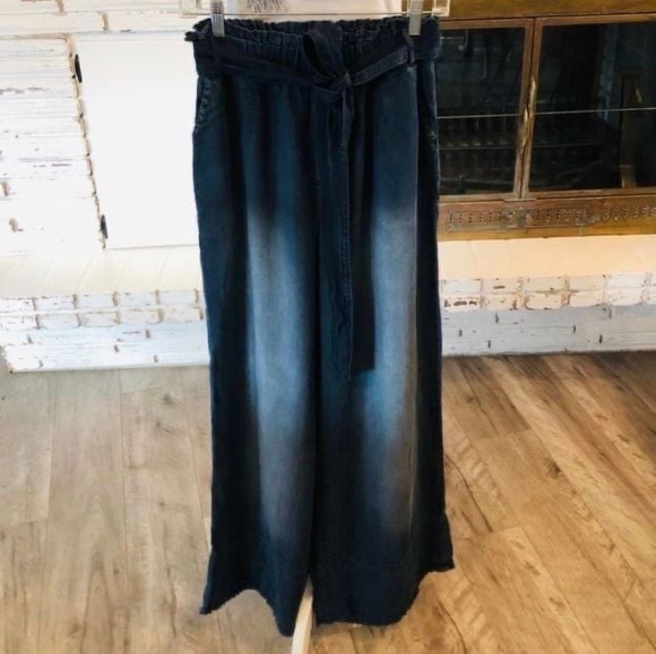 Women’s XL 16-18 Zenana Wide Leg Soft Jean Denim Paperbag Belted Pants Boho Raw 2