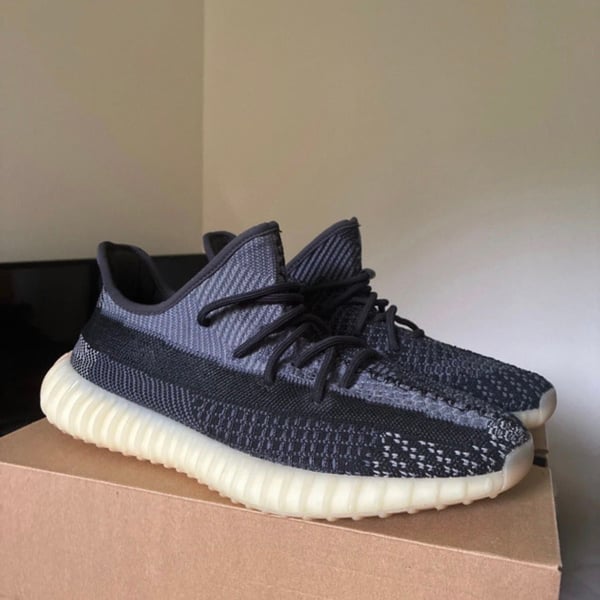 Adidas Yeezy Boost 350 V2 Carbon Size 10.5