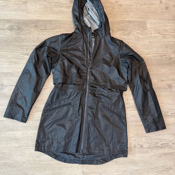 The North Face Rissy Rain Jacket Size M Black Packable Hooded