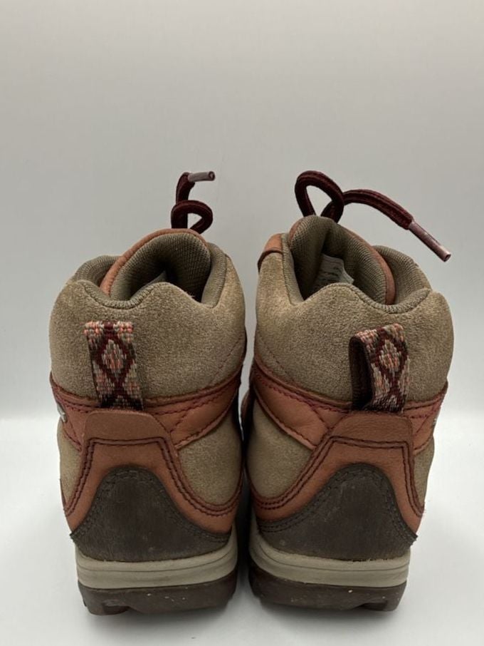 Chaco Hiking Boots Brown Leather Trail Shoes
Size 8
#877 6