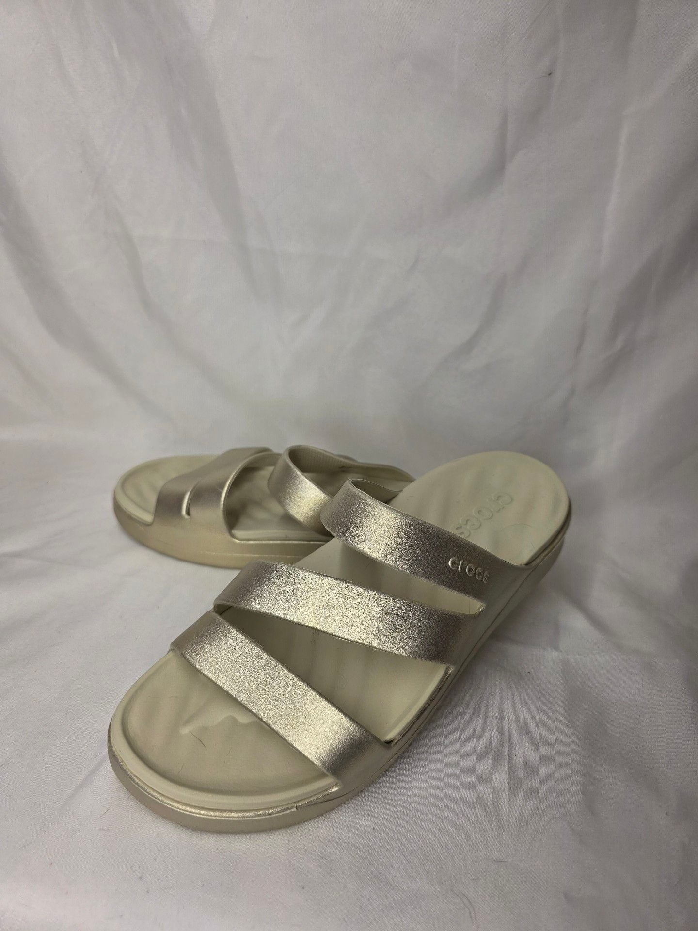 Crocs Getaway Strappy Metallic Sandal 2