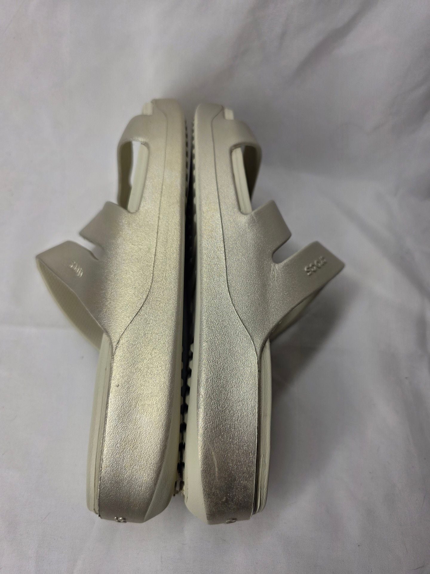 Crocs Getaway Strappy Metallic Sandal 6