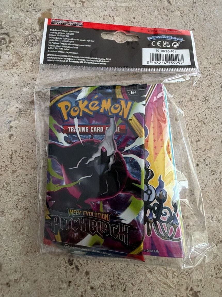 Pokemon Trading Card Game Mini Portfolio Pitch Black Pack New 2