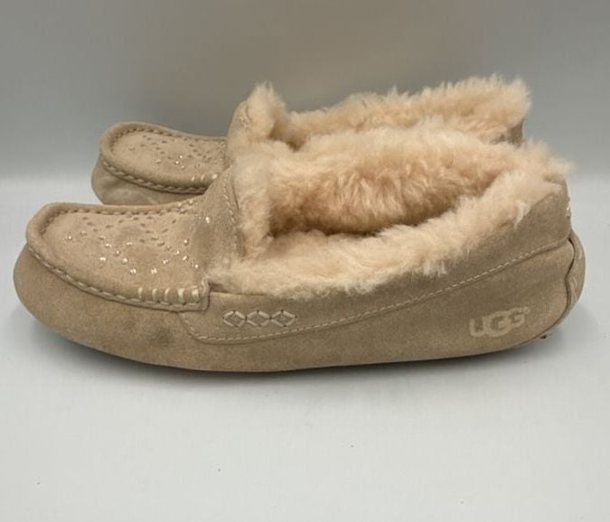Ugg Dakota Crystal Stud Slippers Sand Suede
Size 225 mm 6 W
#879 5