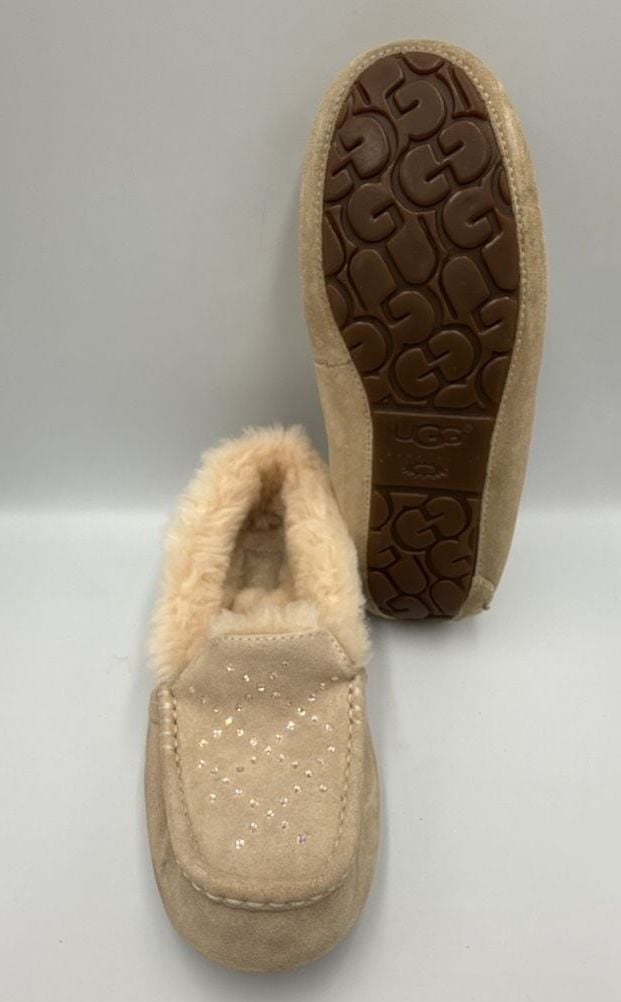 Ugg Dakota Crystal Stud Slippers Sand Suede
Size 225 mm 6 W
#879 8