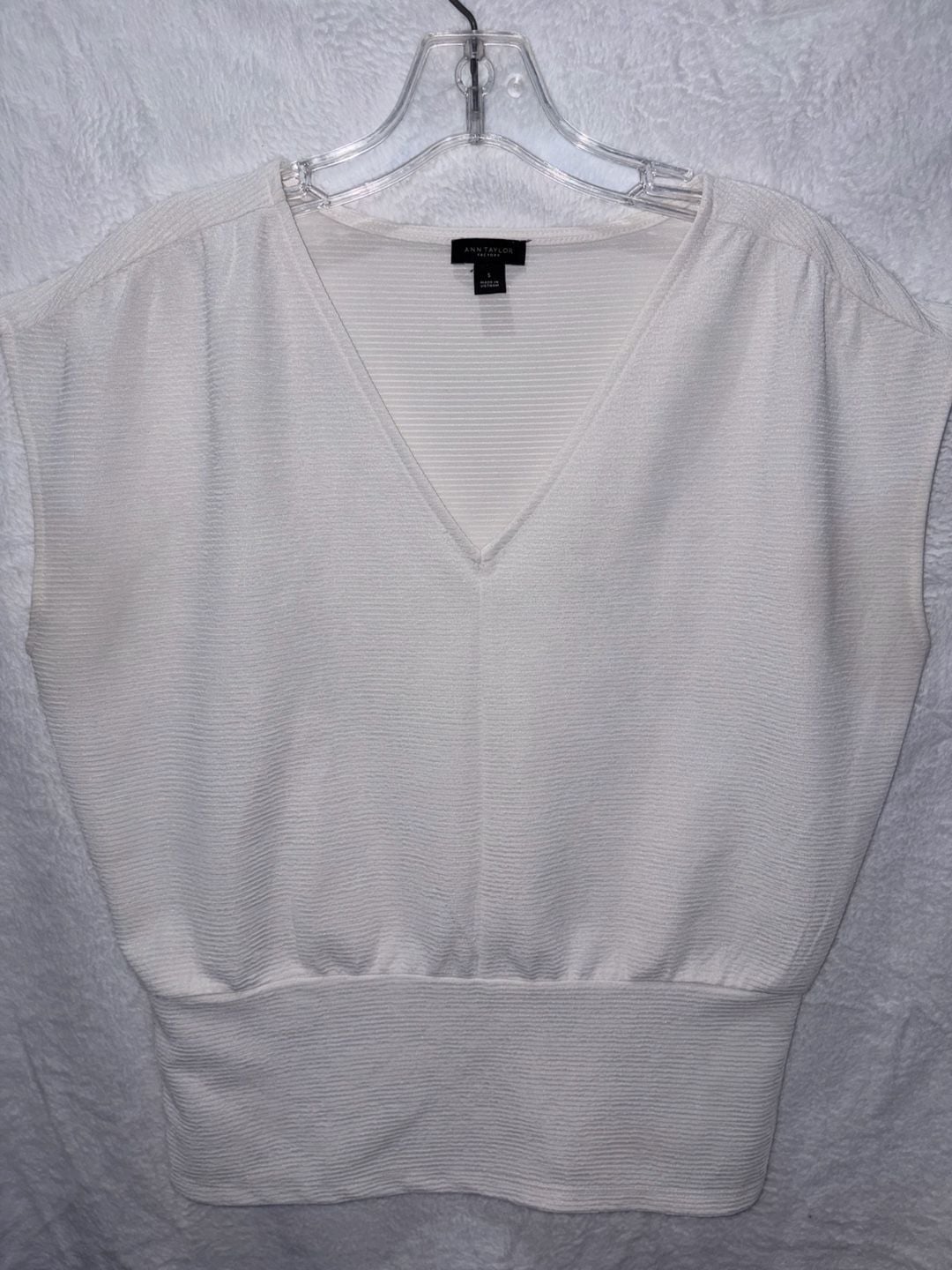 Ann Taylor Factory V-Neck Top Size S White Ribbed Sleeveless Blouse 4