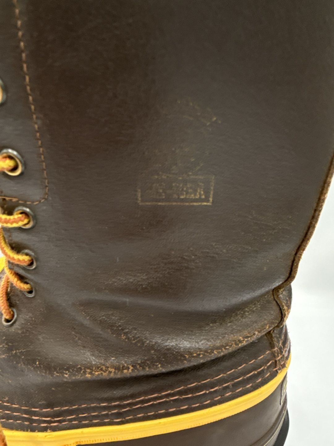LaCrosse Vintage PT91 Safety Toe Boots
Size 9.5 M /267 mm
#880 6