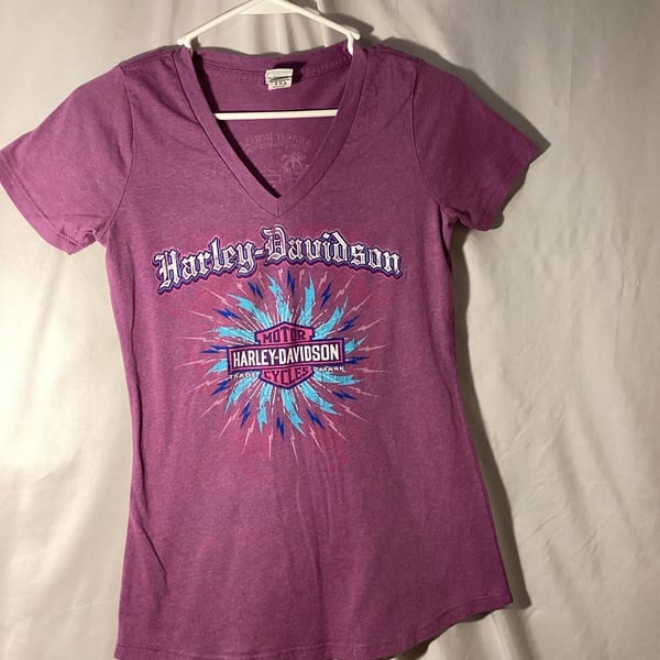 Harley-Davidson V-Neck Graphic T-Shirt Size M Purple Shallotte NC