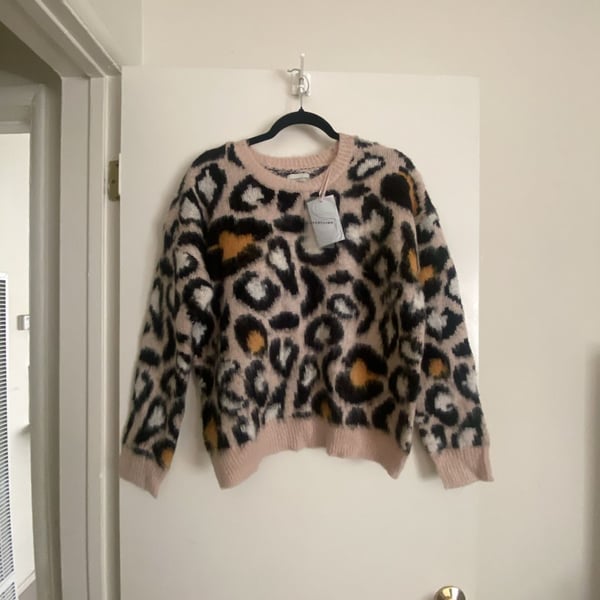 Silverflint Leopard Sweater Size M Pink Fuzzy Animal Print Pullover