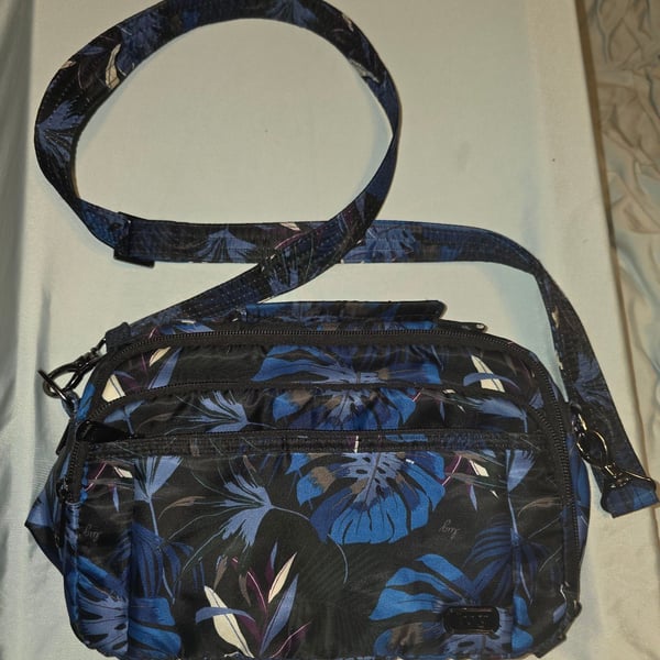 Lug Scoop Crossbody Shoulder Bag Blue Tropical Floral