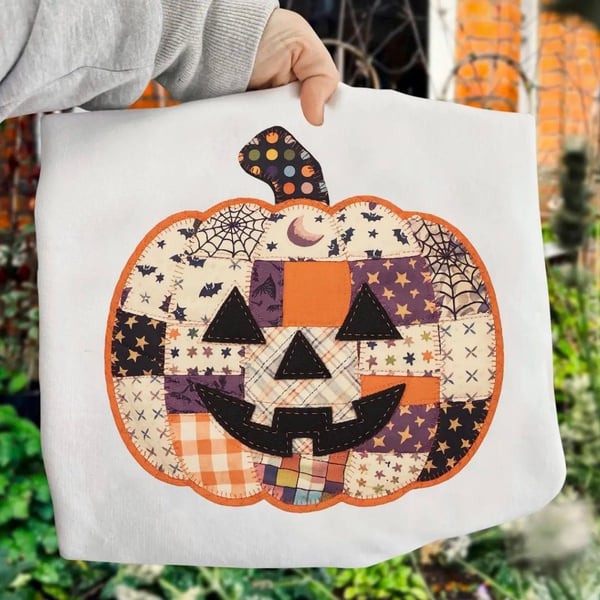 Gildan Patchwork Halloween Pumpkin Sweatshirt Beige