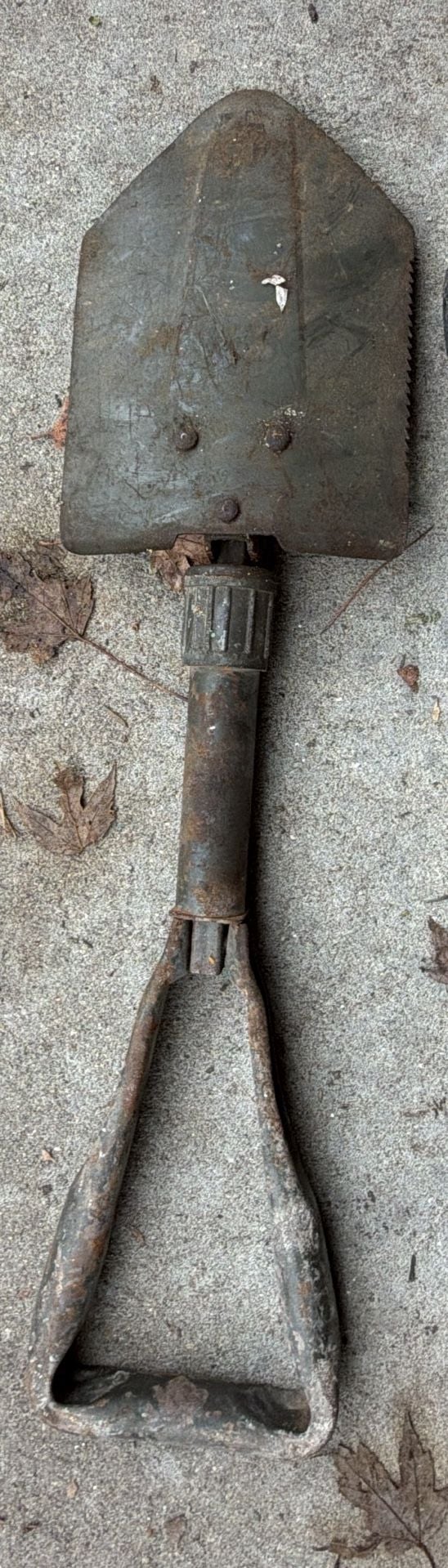 US Military Tri-Fold Entrenching Tool Shovel 2
