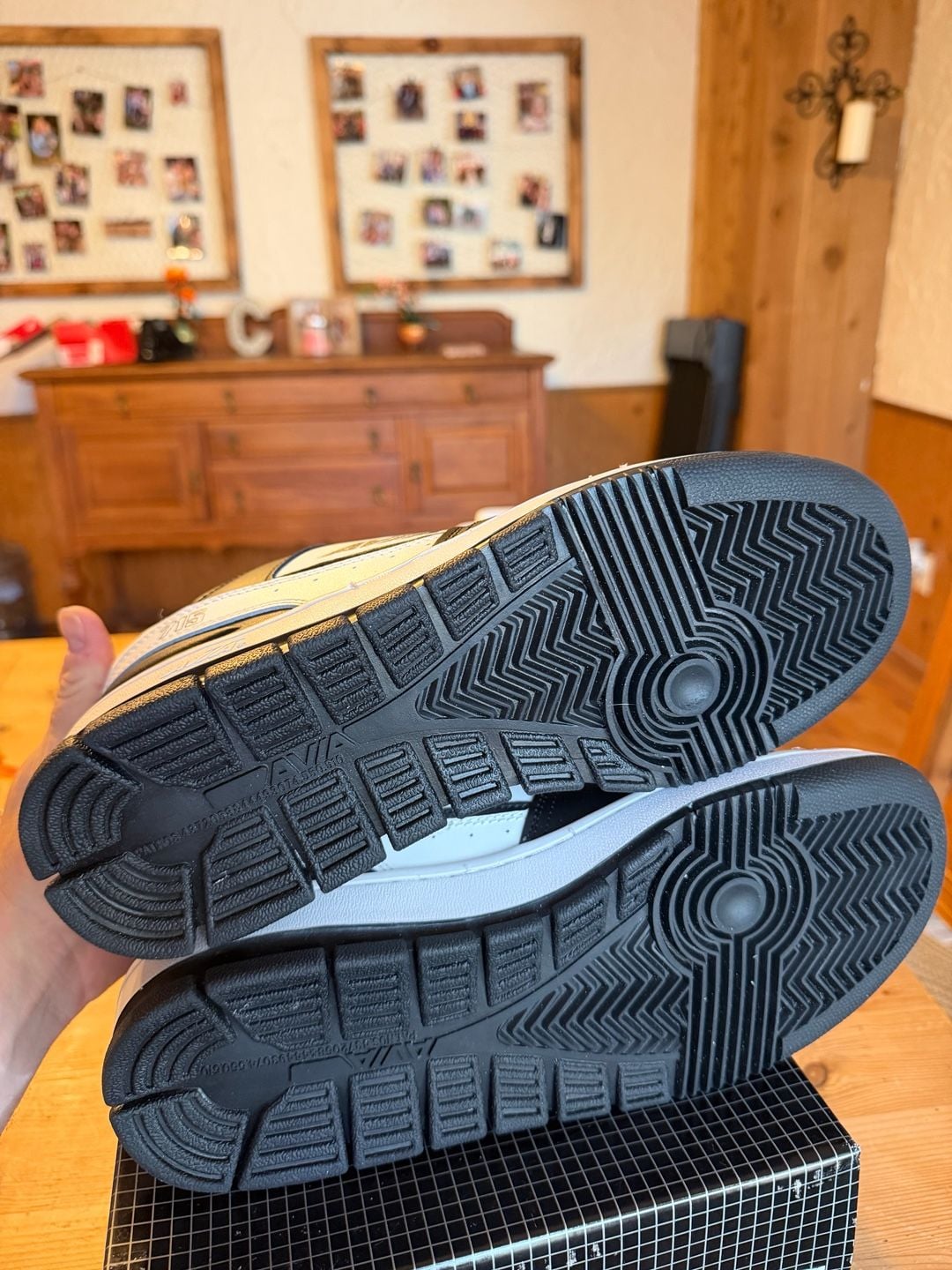 Avia 715 Retro Basketball Shoes Size 11 Black White Sneakers 7