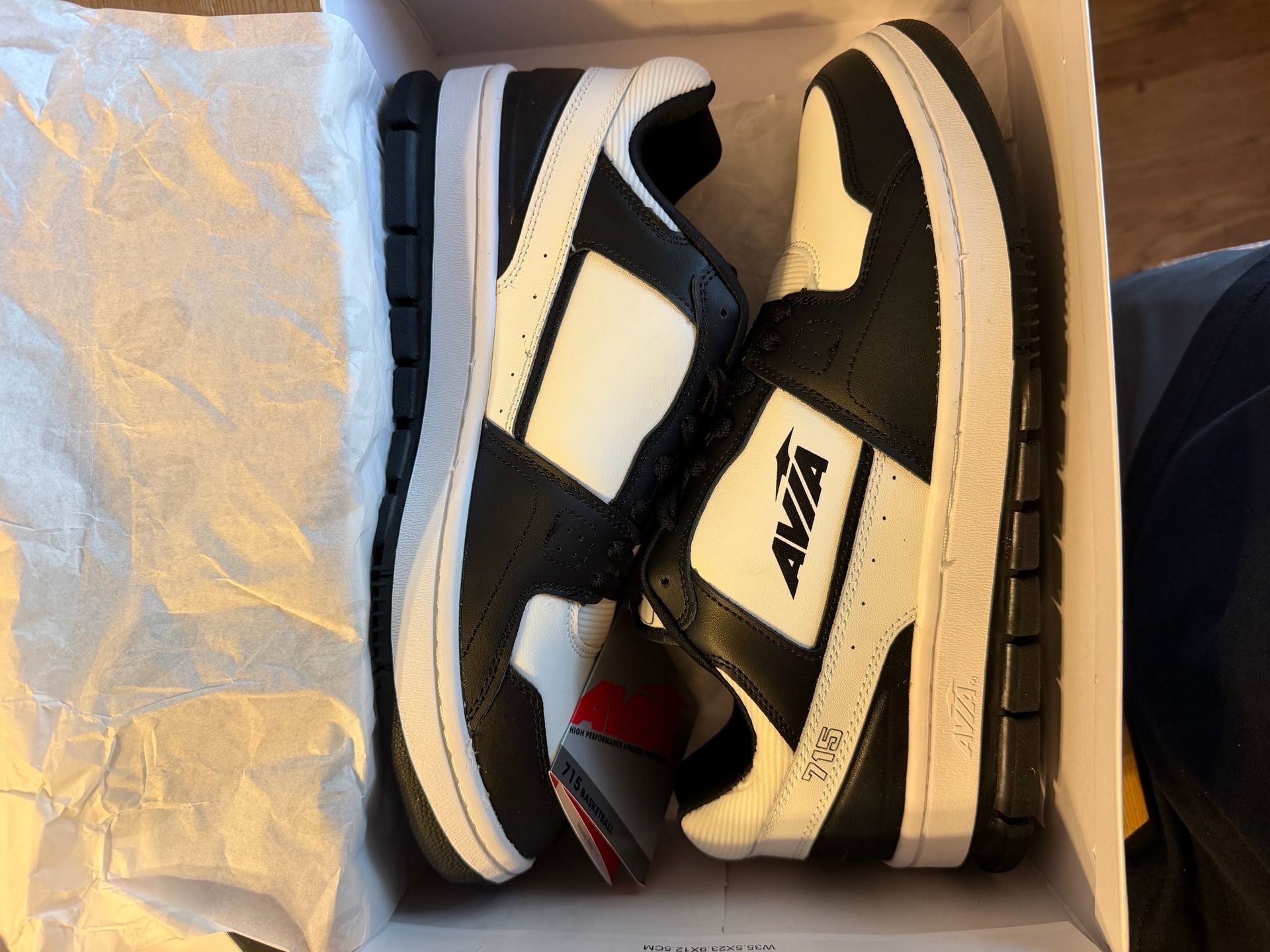 Avia 715 Retro Basketball Shoes Size 11 Black White Sneakers 8