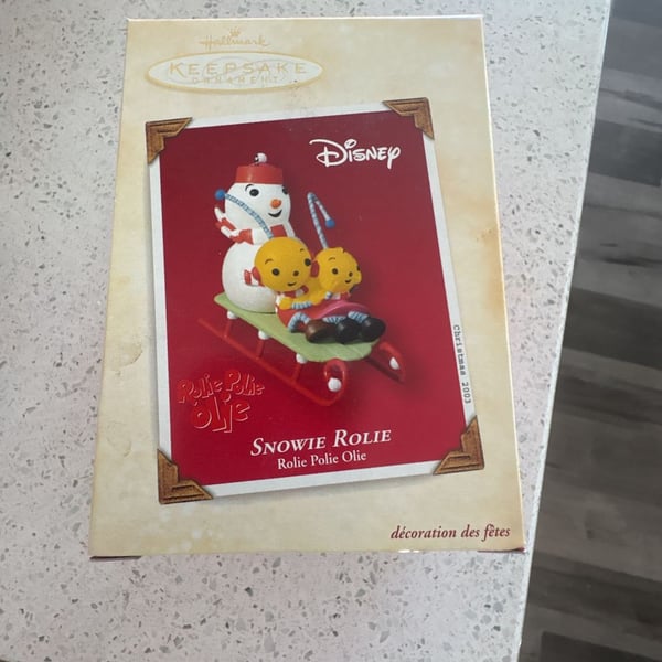 New Hallmark Disney Keepsake Ornament Snowie Rolie Rolie Polie Olie Disney 2003
Never been out of the box!