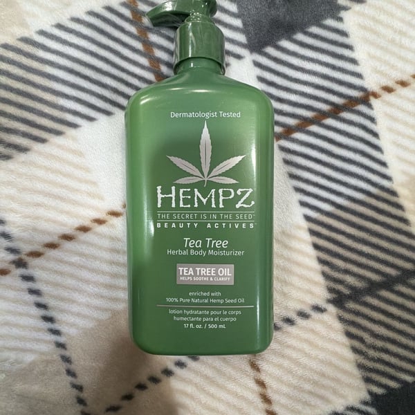 Hempz Tea Tree Herbal Body Moisturizer 17 fl. oz.