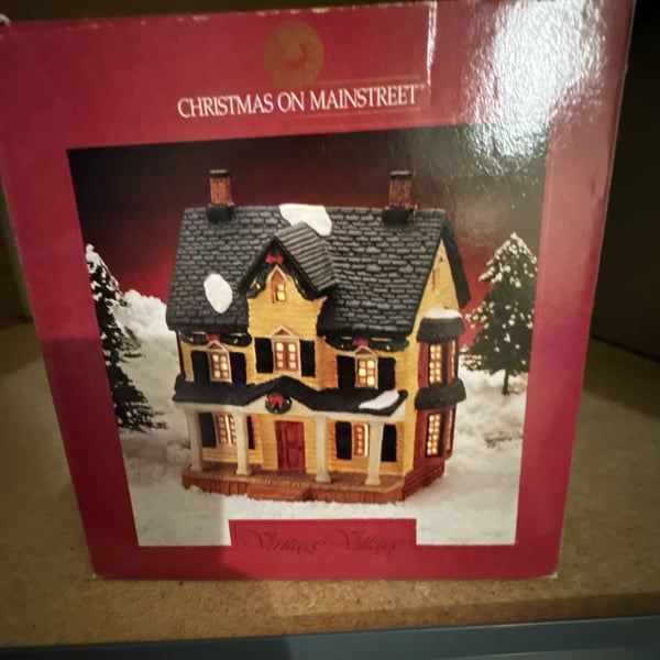 Christmas On Mainstreet Vintage Village Porcelain House Lighted