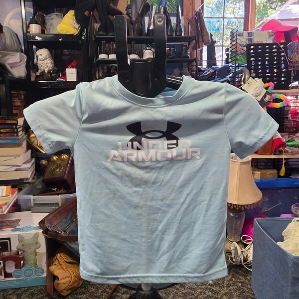 Under Armour Graphic T-Shirt Size 5 Light Blue