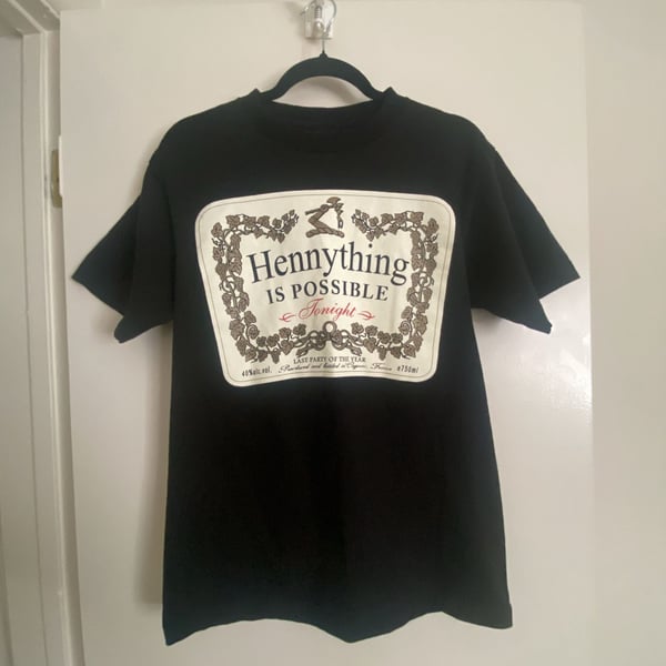 Fashion Nova Hennything Is Possible Graphic T-Shirt Size Medium Black
