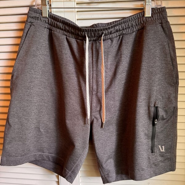 Vuori Sunday Performance Short Size L Gray Heather Athletic