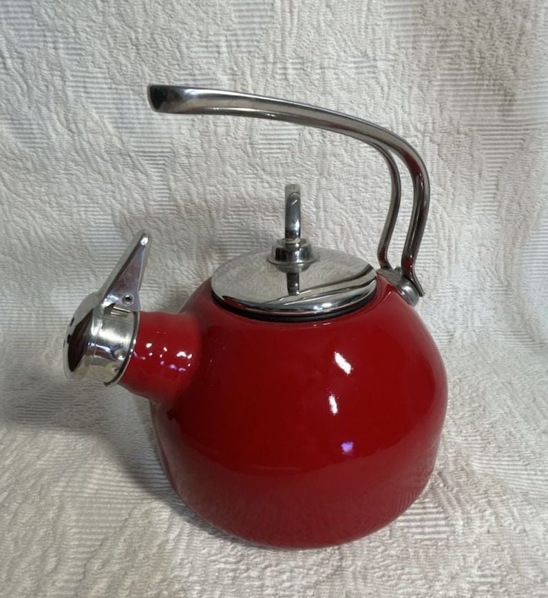 Chantal Classic Enamel-On-Steel Teakettle Red Stainless Steel 1.8 Qt 1