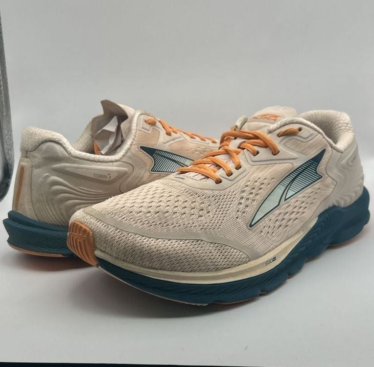 Womens Altra Torin 5 athletic, running shoes, size 8.5, dusty pink 2