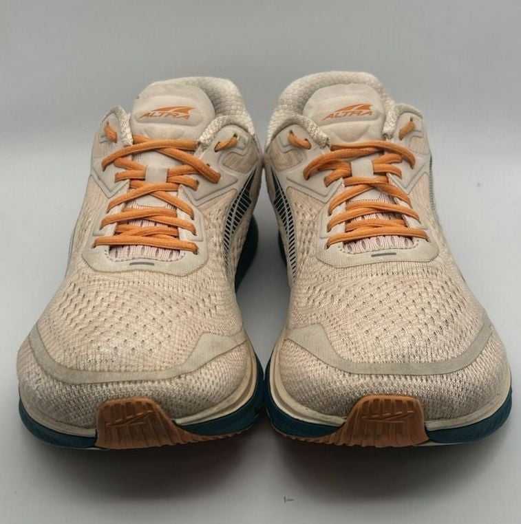 Womens Altra Torin 5 athletic, running shoes, size 8.5, dusty pink 3