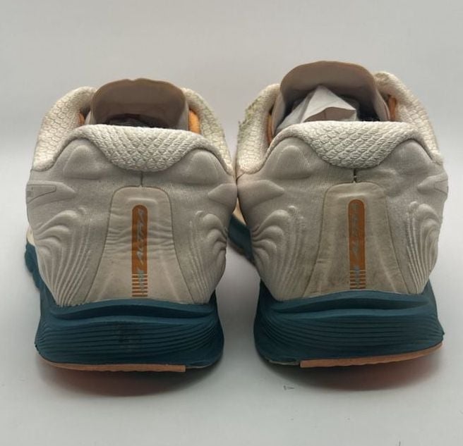 Womens Altra Torin 5 athletic, running shoes, size 8.5, dusty pink 5