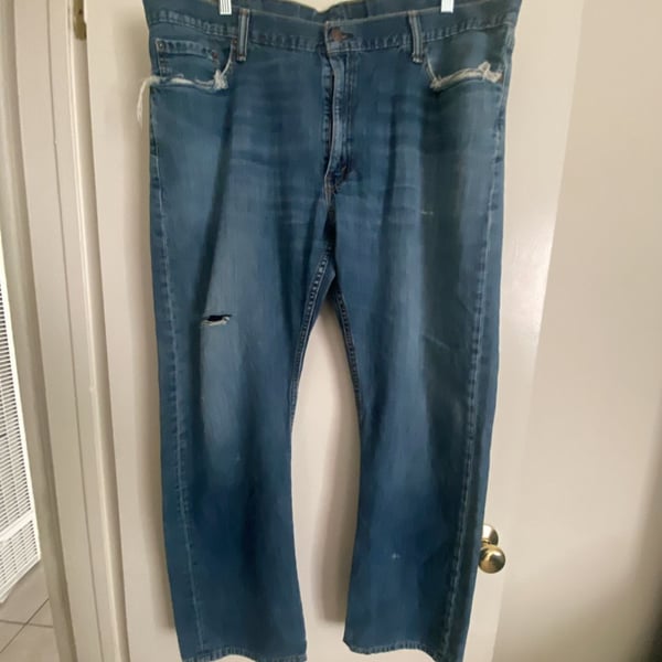 Levi's Jeans Size 42x32 Blue Distressed Denim