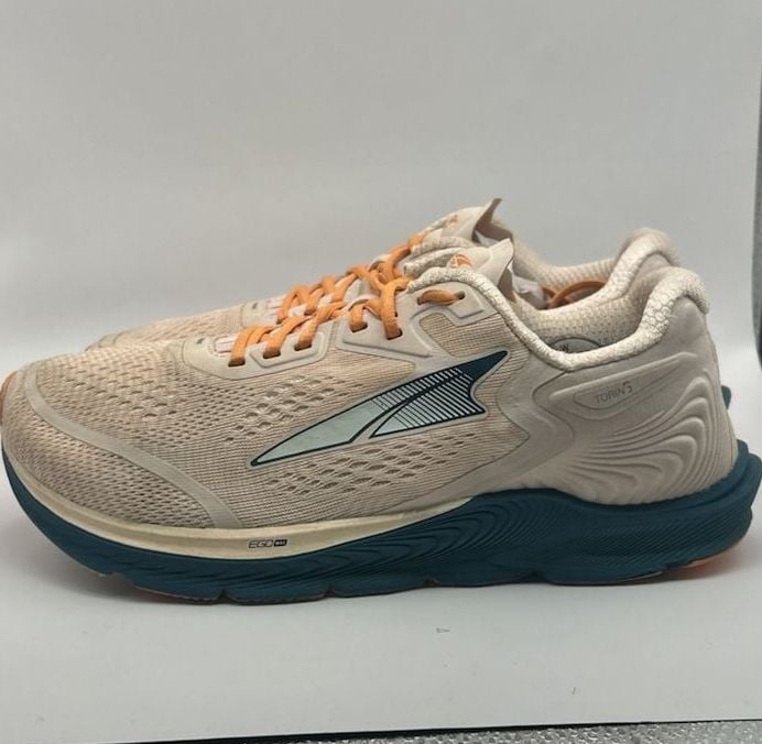 Womens Altra Torin 5 athletic, running shoes, size 8.5, dusty pink 6