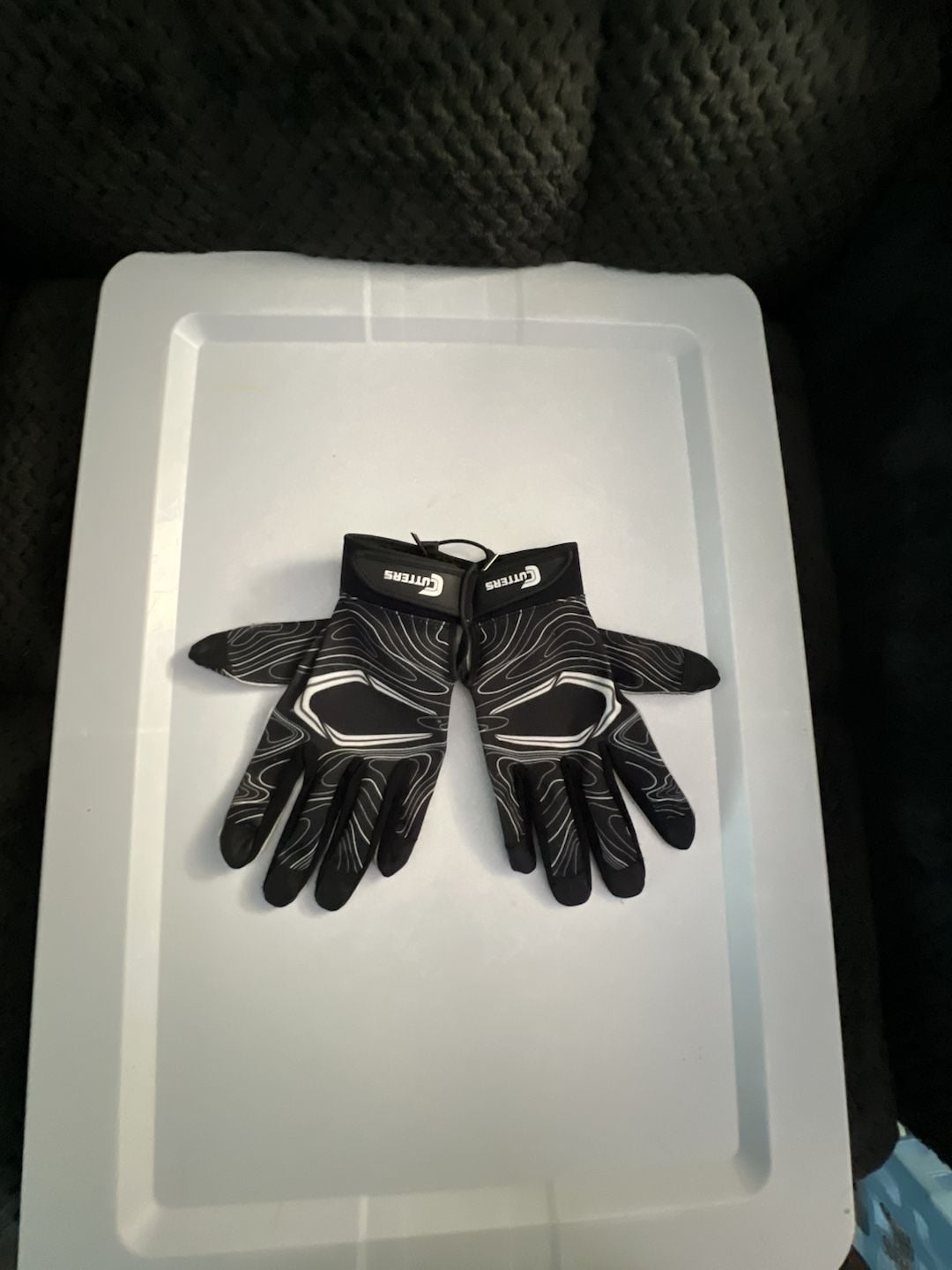 Cutters Game Day Receiver Football Gloves Black Topo 1