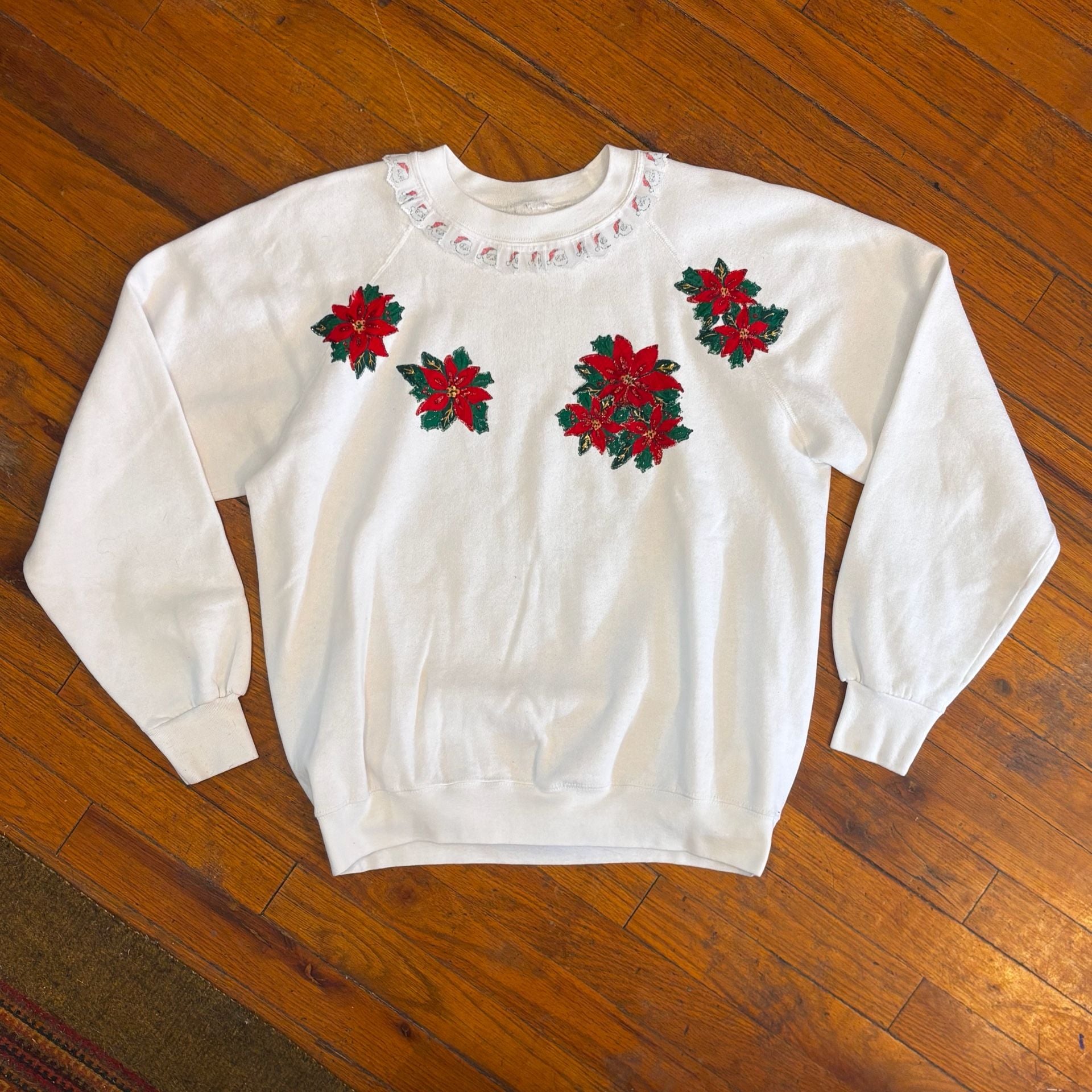 Vintage Homemade Granny-core Christmas Sweatshirt White Santa Poinsettia XL 2