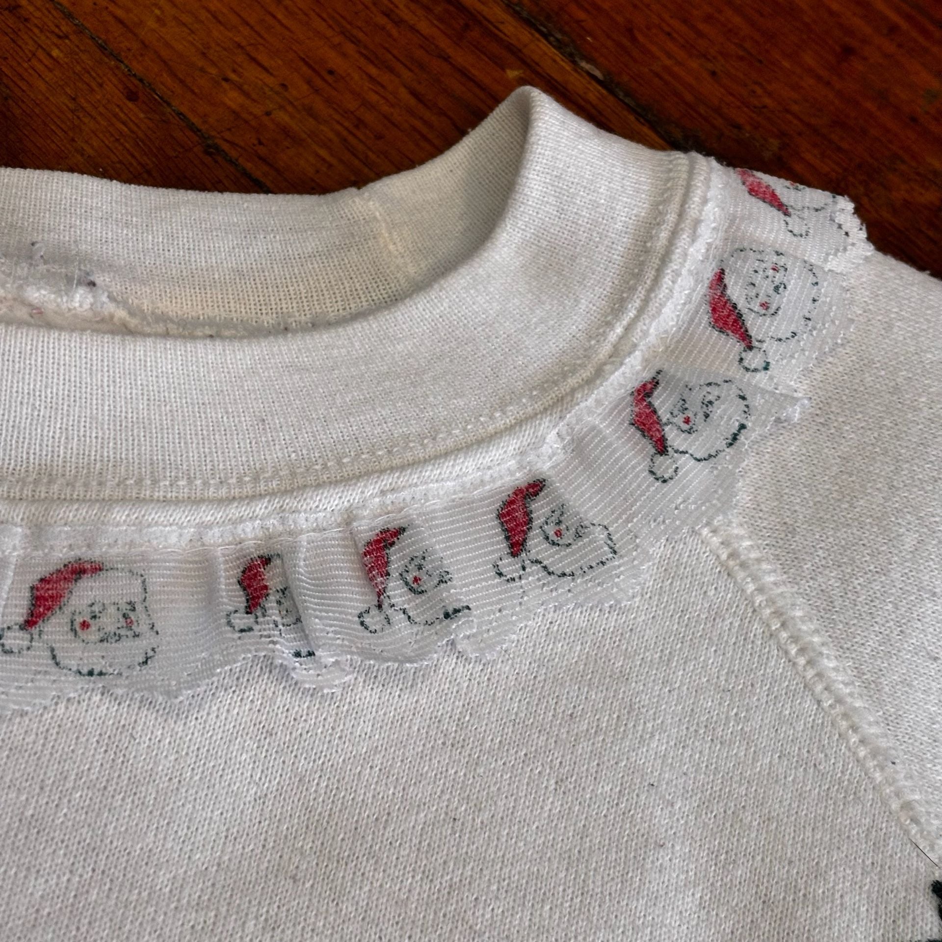 Vintage Homemade Granny-core Christmas Sweatshirt White Santa Poinsettia XL 4
