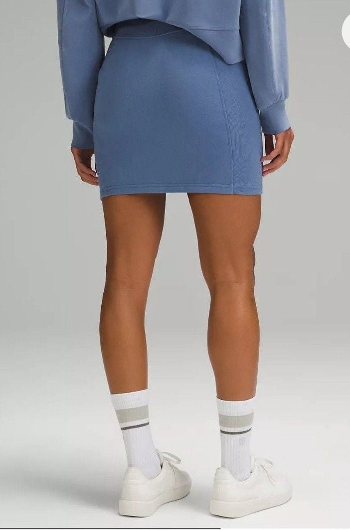 214 Lululemon Scuba HR Mini Skirt Size S Oasis Blue MEDIUM 4