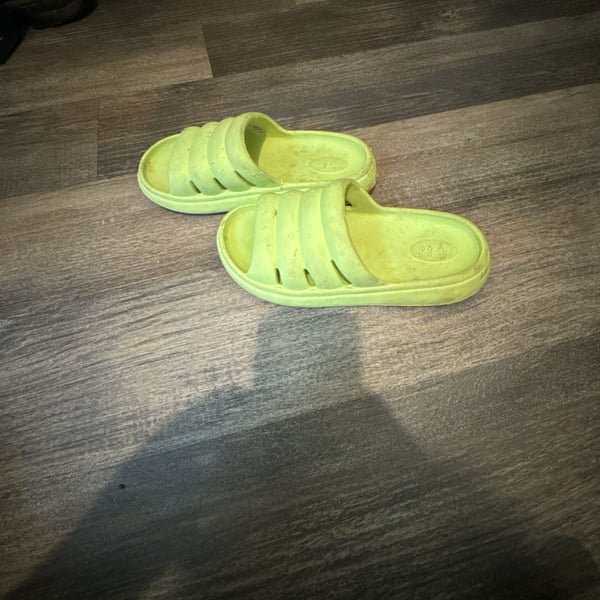 Just Be Slides Size 6 Neon Green Sandals