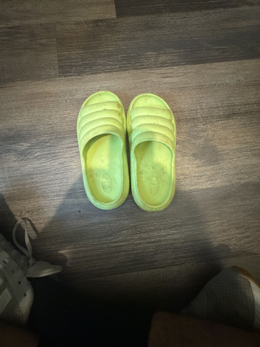 Just Be Slides Size 6 Neon Green Sandals 3